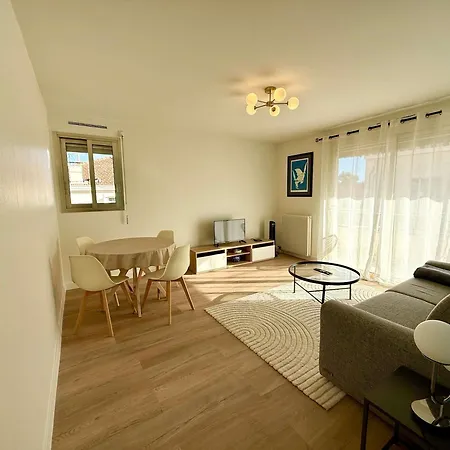 C018 - Lumineux - Proche 公寓 *